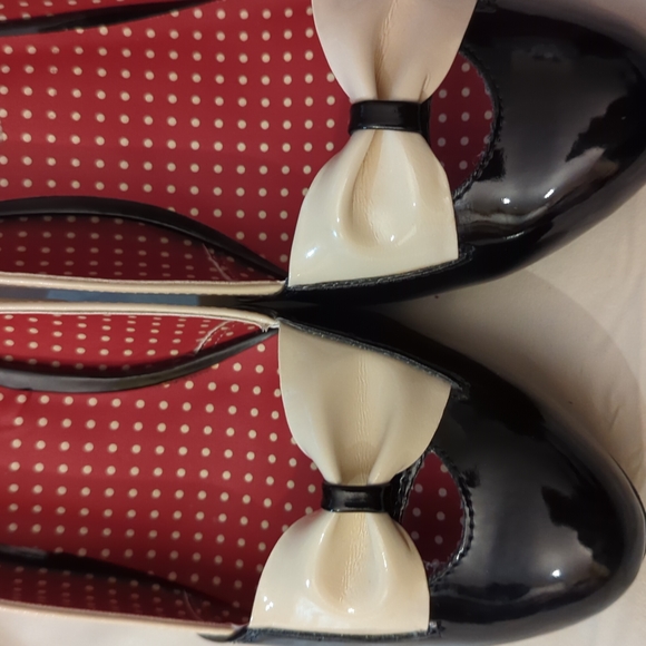 B.A.I.T. VEGAN VINTAGE STLYE PUMPS - Picture 3 of 12